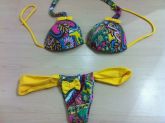 mosaico com amarelo